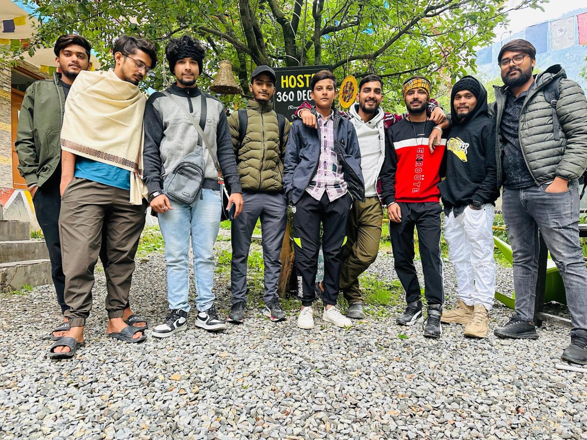 Hostel 360 Degree, Jibhi Buitenkant foto